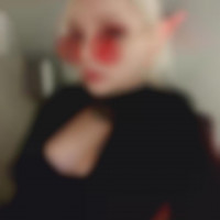 Жігіттер фотогалереяларды сорып алады